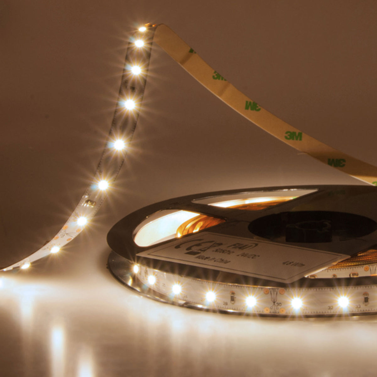 SIL830 | LED-strip | 10m | 3000K | 2,4W/m | 24V | IP20