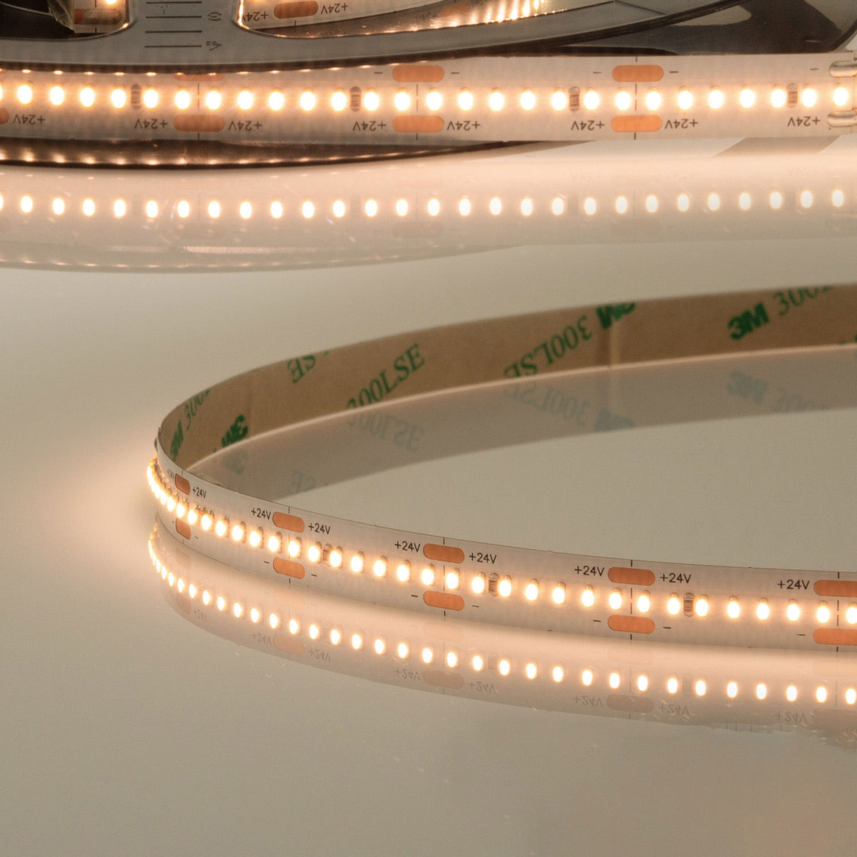 Linear8 CRI930 | LED-strip | 5m | 3000K | 15W/m | 24V | IP20