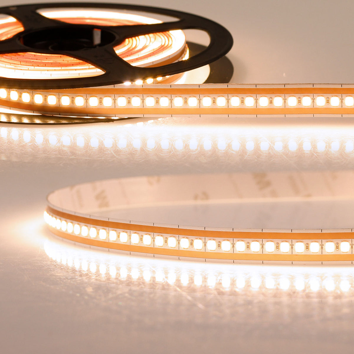 FC930 | LED-strip | 5m | 3000K | 10W/m | 140 lm/W | 200 LED/m | 24V | IP20