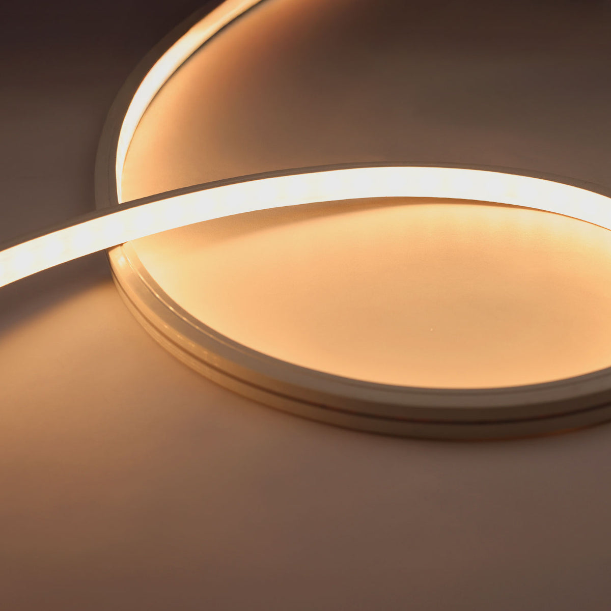 Wallwasher | LED-strip | 20x55° | 3m | 18W/m | CRI90 | 24V | IP54