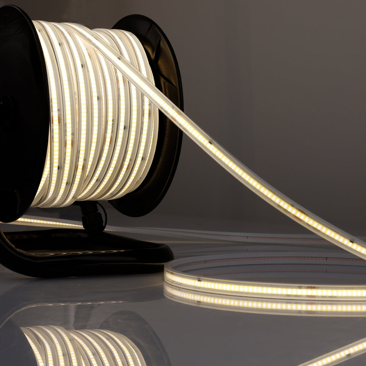 COB | LED-strip | 230V | 15m kabelhaspel | 12W/m | CRI80 | IP67