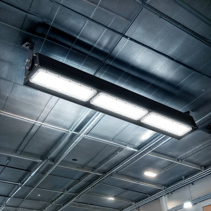 Linabay lineaire LED highbay 150W toepassing magazijn